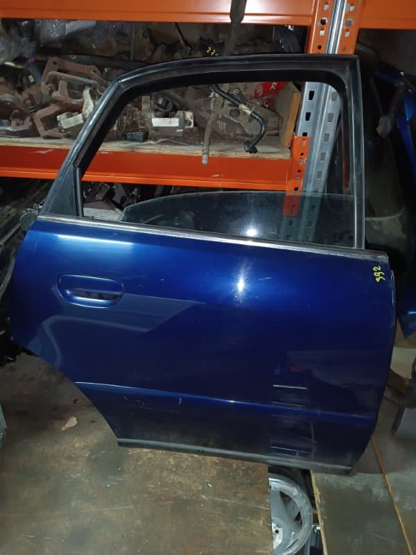 Дверь Audi A4 8D2 APT 1.8 2000 задн. прав. (б/у)