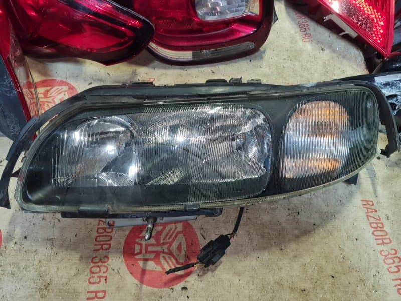 Фара галоген VOLVO XC70 SZ B5244T3 2002 лев. (б/у)