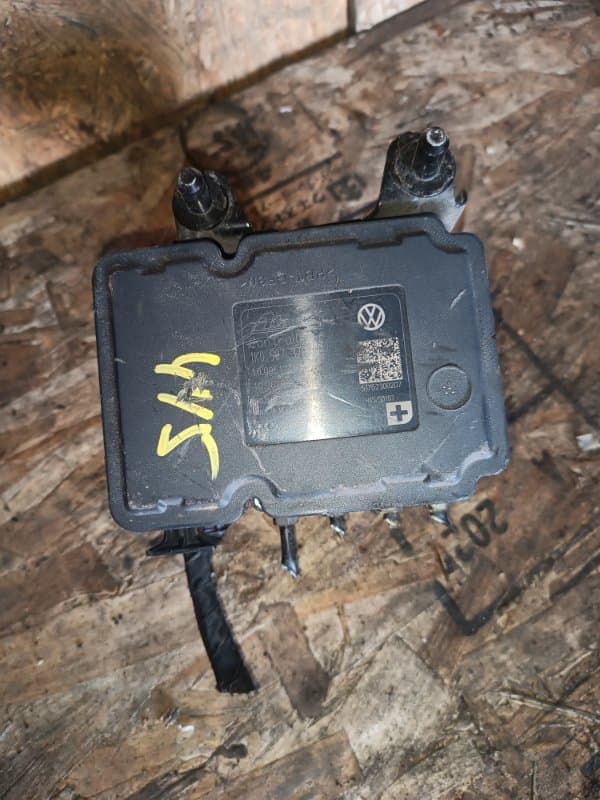 Блок abs Volkswagen Jetta 1K2 CAX 2009 (б/у)
