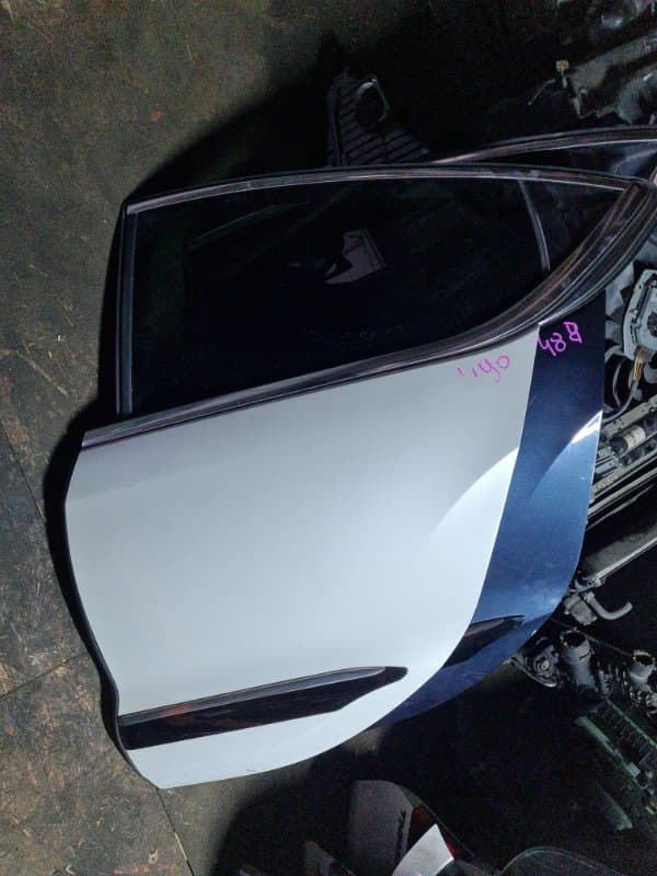 Дверь Citroen DS4 NX 1.6T EP6CDTM 5F06 2013 задн. лев. (б/у)