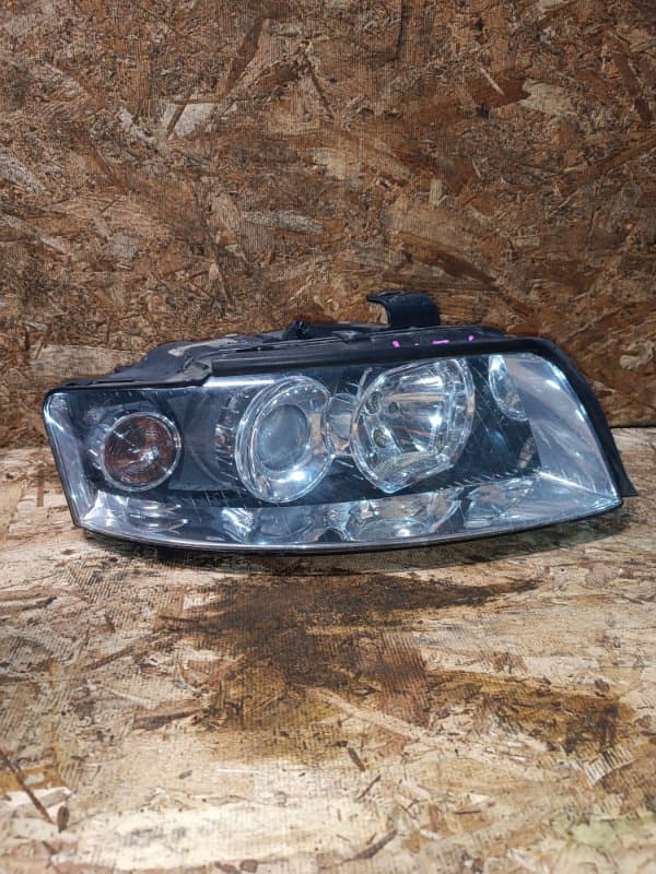 Фара ксенон Audi A4 8E5 AMB 2004 перед. прав. (б/у)