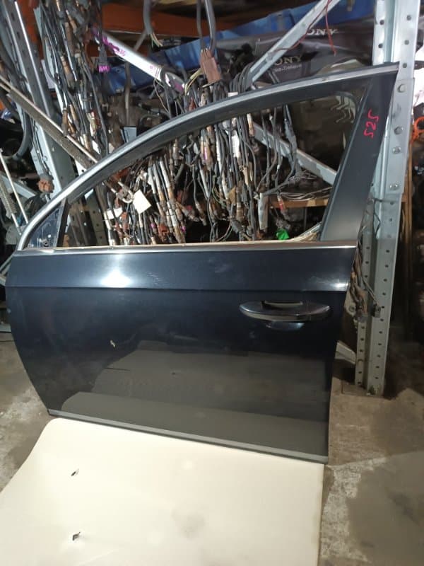 Дверь Volkswagen Passat 362 CAX 2013 перед. лев. (б/у)
