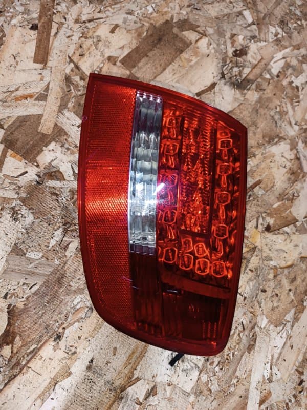 Фонарь Audi A6 4F2 CAJ 2009 задн. прав. (б/у)