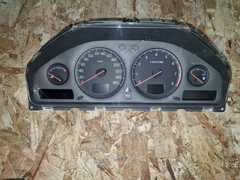 Щиток приборов Volvo XC70 SZ B5244T3 2002 (б/у)