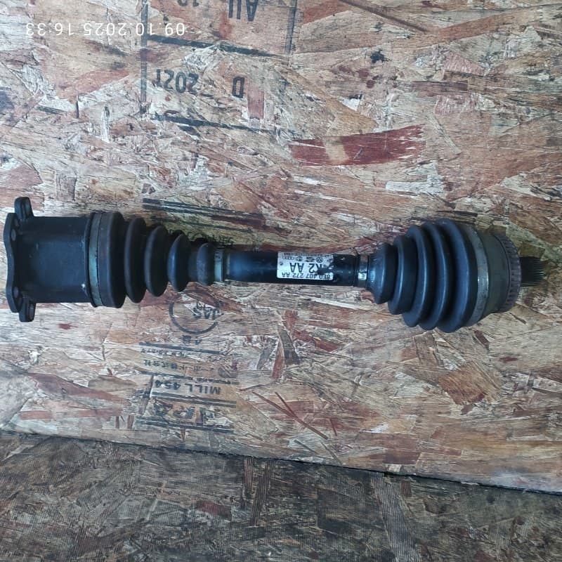 Привод Audi A4 8E5 AMB 2002 перед. прав. (б/у)