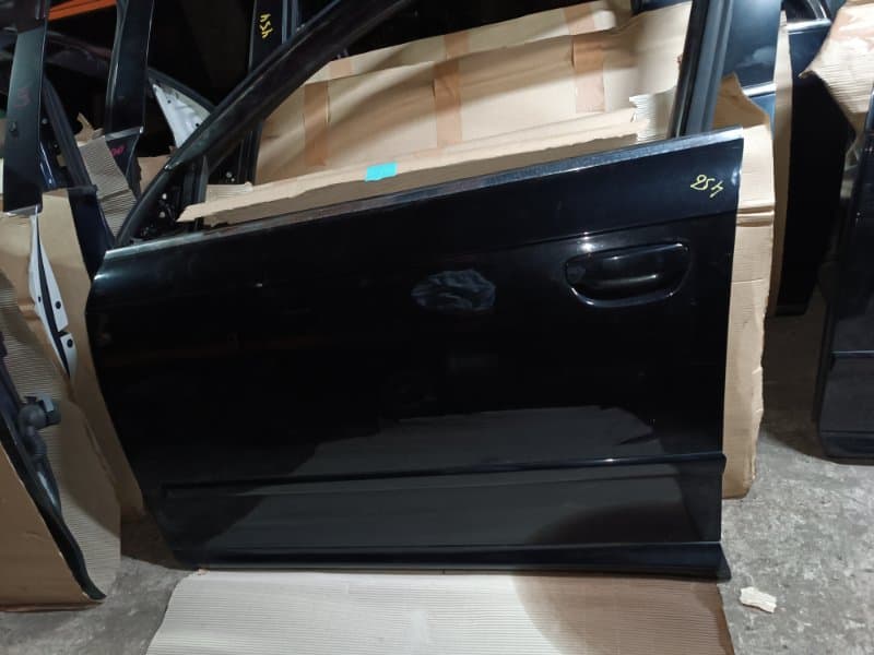 Дверь Audi A4 8EC BWE 2006 перед. лев. (б/у)