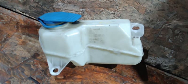 Бачок омывателя Audi A4 8EC BWE 2006 (б/у)