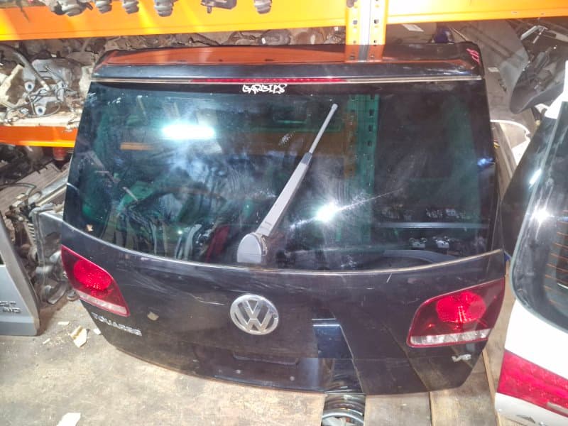 Крышка багажника Volkswagen Touareg 7LA BHK 2008 (б/у)