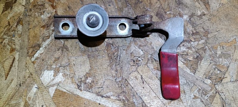 Крюк капота Mercedes-Benz Viano W639 112.976 2007 (б/у)