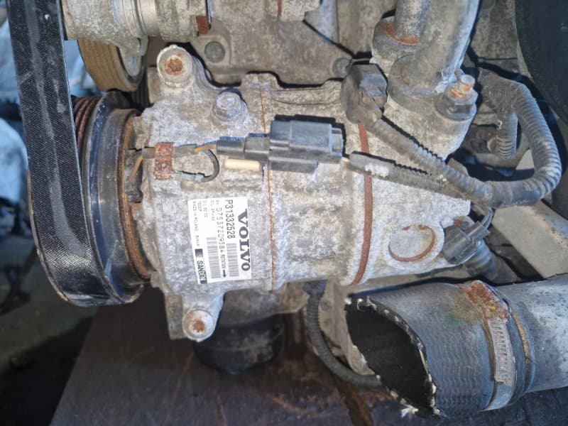 Компрессор кондиционера Volvo V70 BW B4204T11 2016 (б/у)