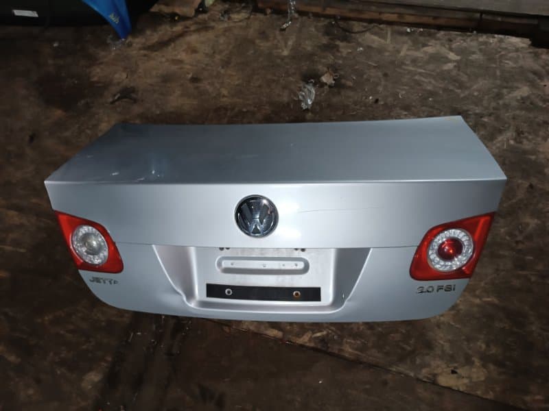 Крышка багажника Volkswagen Jetta 1K2 BVY 2009 (б/у)