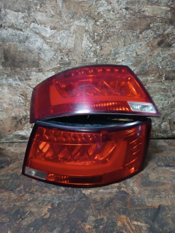 КОМПЛЕКТ ФОНАРЕЙ ( ТЮНИНГ) Audi A6 4F2 BDX 2008 (б/у)