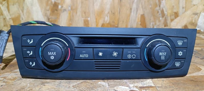 Блок управления климат-контролем BMW 1 E87 N45B16AC 2009 (б/у)