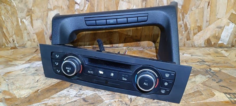 Блок управления климат-контролем BMW 1 E87 N45B16AC 2009 (б/у)