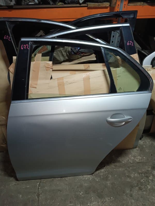 Дверь Volkswagen Jetta 1K5 BVY 2008 задн. лев. (б/у)