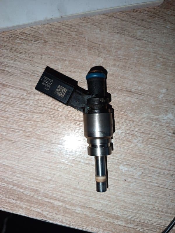 Форсунка топливная Audi Q7 4L BAR 2011 (б/у)