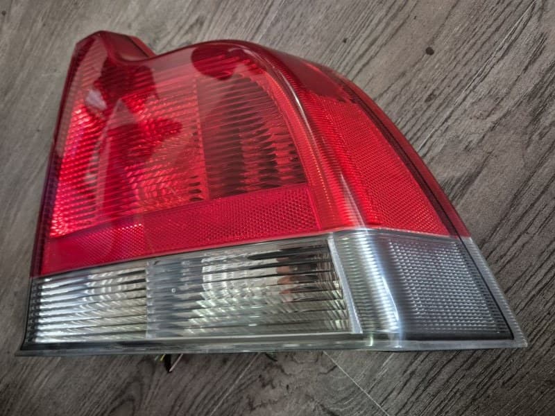 Фонарь с дефектом Volvo S60 RS B5254T2 2004 задн. прав. (б/у)